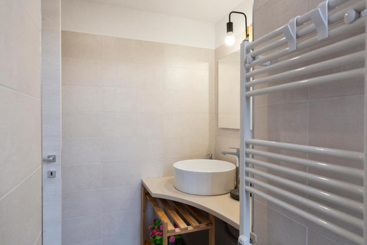 Mezzofanti - Tre Ponti Apartment Milan Bagian luar foto